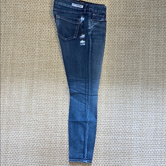NWT Women’s Size 8 Jean Legging from Express. - Picture 6 of 7